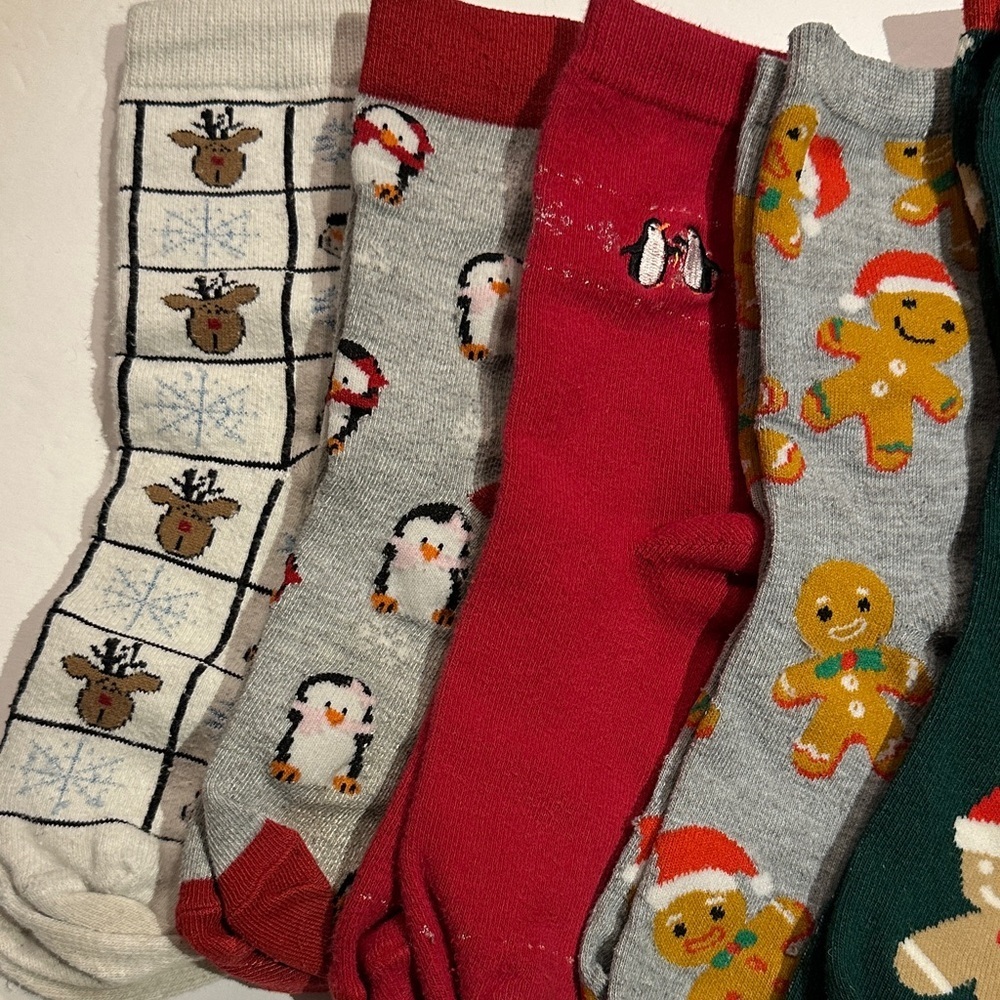 Festive Holiday Socks Collection - Picture 5 of 5